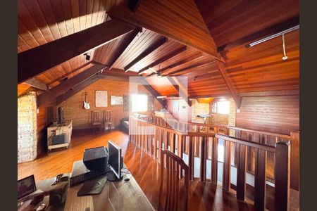 Casa à venda com 480m², 4 quartos e 5 vagasSótão 