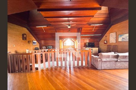 Casa à venda com 480m², 4 quartos e 5 vagasSótão 