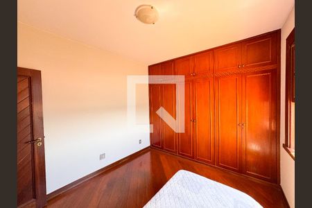 Casa à venda com 480m², 4 quartos e 5 vagasQuarto 3