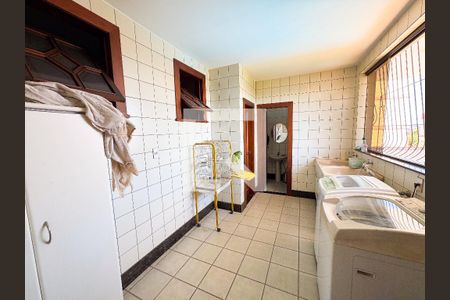 Casa à venda com 480m², 4 quartos e 5 vagasÁrea de Serviço