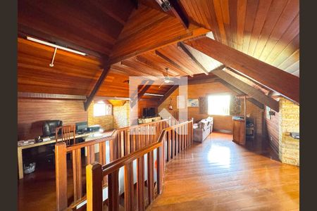 Casa à venda com 480m², 4 quartos e 5 vagasSótão 