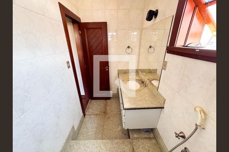 Casa à venda com 480m², 4 quartos e 5 vagasBanheiro