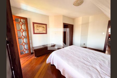 Casa à venda com 480m², 4 quartos e 5 vagasQuarto 2