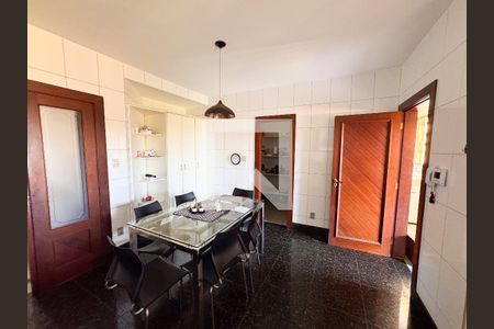 Casa à venda com 480m², 4 quartos e 5 vagasCozinha