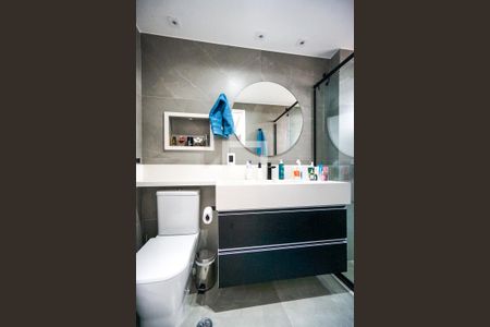 Apartamento à venda com 119m², 3 quartos e 3 vagasBanheiro da suíte 02