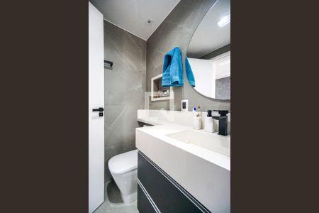 Apartamento à venda com 119m², 3 quartos e 3 vagasBanheiro da suíte 02