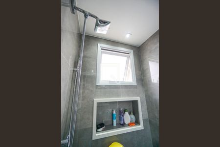 Apartamento à venda com 119m², 3 quartos e 3 vagasChuveiro