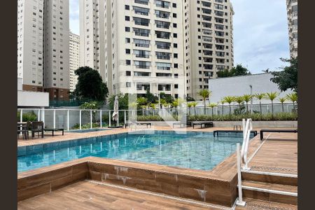 Apartamento à venda com 69m², 2 quartos e 2 vagas Apartamento à venda com 69m², 2 quartos e 2 vagasÁrea comum - Piscina
