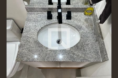 Apartamento à venda com 69m², 2 quartos e 2 vagas Apartamento à venda com 69m², 2 quartos e 2 vagasBanheiro da Suíte