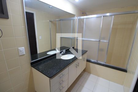 Apartamento à venda com 330m², 4 quartos e 4 vagasQuarto 3 - Banheiro