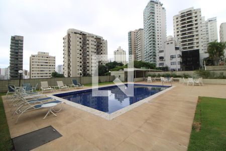 Apartamento à venda com 330m², 4 quartos e 4 vagasÁrea Comum - Piscina