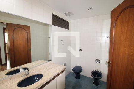 Apartamento à venda com 330m², 4 quartos e 4 vagasBanheiro 1