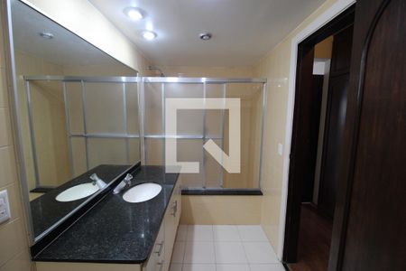 Apartamento à venda com 330m², 4 quartos e 4 vagasQuarto 3 - Banheiro