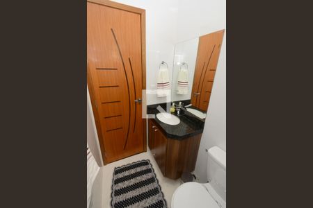 Casa à venda com 85m², 3 quartos e 1 vagaBanheiro