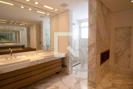 Apartamento à venda com 420m², 3 quartos e 3 vagas Apartamento à venda com 420m², 3 quartos e 3 vagasBanheiro da Suíte 3