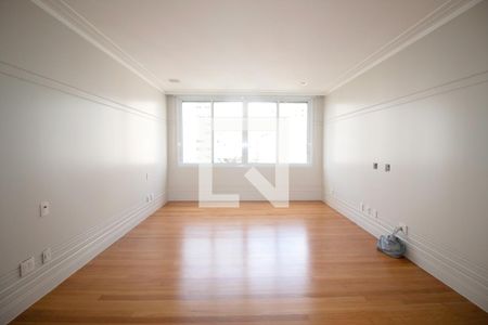 Apartamento à venda com 420m², 3 quartos e 3 vagas Apartamento à venda com 420m², 3 quartos e 3 vagasSuíte 3