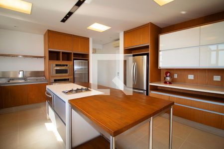 Apartamento à venda com 420m², 3 quartos e 3 vagas Apartamento à venda com 420m², 3 quartos e 3 vagasCozinha