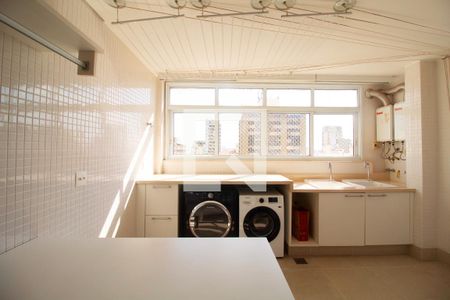 Apartamento à venda com 420m², 3 quartos e 3 vagas Apartamento à venda com 420m², 3 quartos e 3 vagasÁrea de Serviço