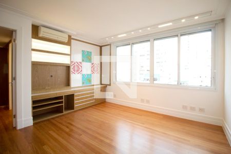 Apartamento à venda com 420m², 3 quartos e 3 vagas Apartamento à venda com 420m², 3 quartos e 3 vagasSuíte 1