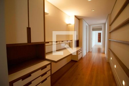 Apartamento à venda com 420m², 3 quartos e 3 vagas Apartamento à venda com 420m², 3 quartos e 3 vagasCorredor