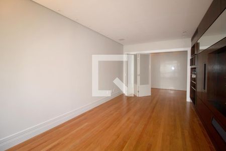 Apartamento à venda com 420m², 3 quartos e 3 vagas Apartamento à venda com 420m², 3 quartos e 3 vagasSala de TV