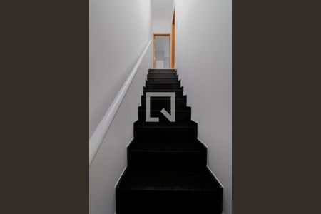 Casa de condomínio à venda com 115m², 2 quartos e 2 vagasEscada 