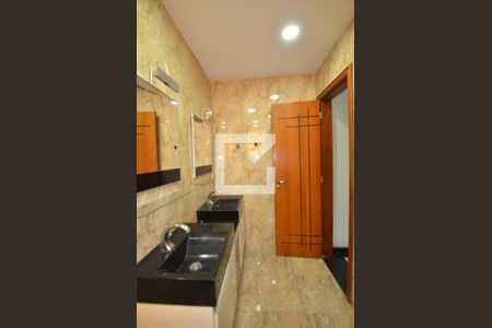 Apartamento à venda com 80m², 2 quartos e 1 vagaBanheiro Social