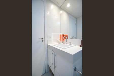 Apartamento à venda com 89m², 2 quartos e 2 vagasBanheiro social