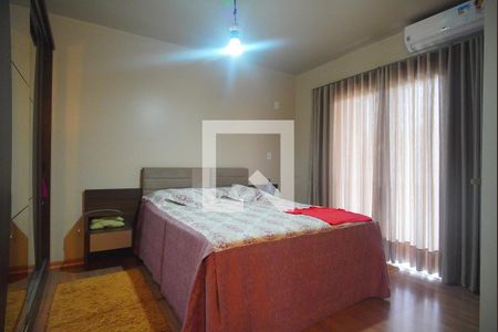 Casa à venda com 343m², 5 quartos e 5 vagasSuíte