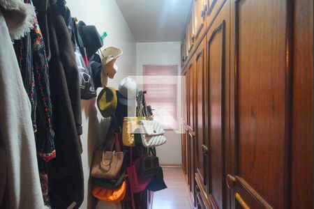 Casa à venda com 343m², 5 quartos e 5 vagasCloset