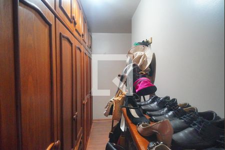 Casa à venda com 343m², 5 quartos e 5 vagasCloset