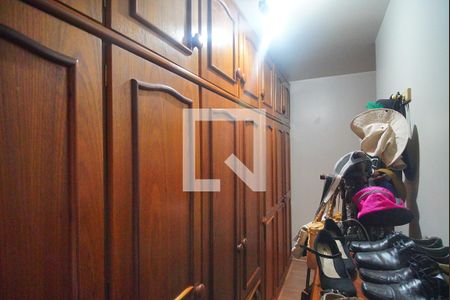 Casa à venda com 343m², 5 quartos e 5 vagasCloset