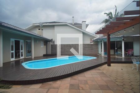 Casa à venda com 343m², 5 quartos e 5 vagasPiscina