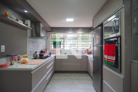 Casa à venda com 343m², 5 quartos e 5 vagasCozinha