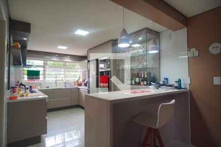 Casa à venda com 343m², 5 quartos e 5 vagasCozinha