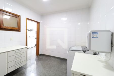 Casa para alugar com 450m², 4 quartos e 4 vagas Casa para alugar com 450m², 4 quartos e 4 vagasÁrea de serviço