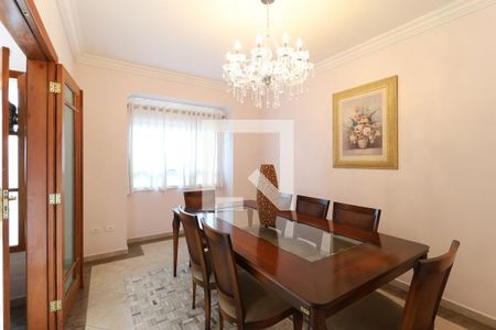 Casa para alugar com 450m², 4 quartos e 4 vagas Casa para alugar com 450m², 4 quartos e 4 vagasSala de jantar