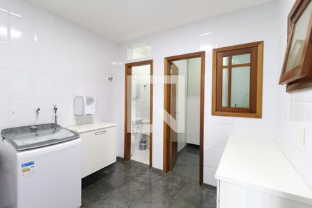 Casa para alugar com 450m², 4 quartos e 4 vagas Casa para alugar com 450m², 4 quartos e 4 vagasÁrea de serviço