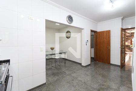 Casa para alugar com 450m², 4 quartos e 4 vagas Casa para alugar com 450m², 4 quartos e 4 vagasCozinha