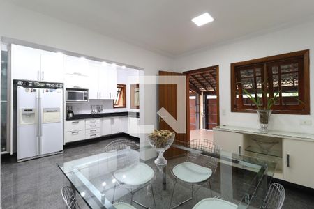 Casa para alugar com 450m², 4 quartos e 4 vagas Casa para alugar com 450m², 4 quartos e 4 vagasCozinha
