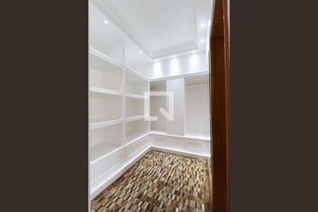 Casa para alugar com 450m², 4 quartos e 4 vagas Casa para alugar com 450m², 4 quartos e 4 vagasSuíte 1