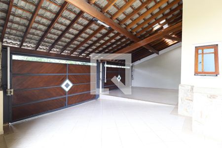Casa para alugar com 450m², 4 quartos e 4 vagas Casa para alugar com 450m², 4 quartos e 4 vagasGaragem