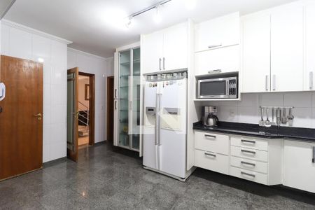 Casa para alugar com 450m², 4 quartos e 4 vagas Casa para alugar com 450m², 4 quartos e 4 vagasCozinha