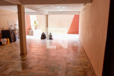 Casa à venda com 214m², 3 quartos e 2 vagas Casa à venda com 214m², 3 quartos e 2 vagasÁrea comum