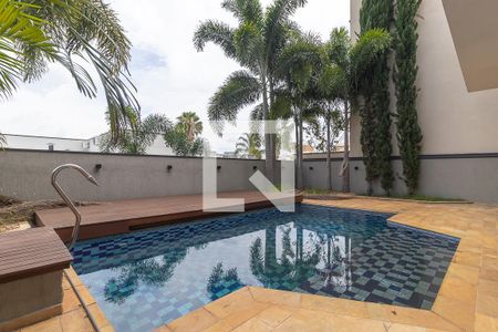 Casa de condomínio à venda com 360m², 4 quartos e 4 vagas Casa de condomínio à venda com 360m², 4 quartos e 4 vagasQuintal - Piscina