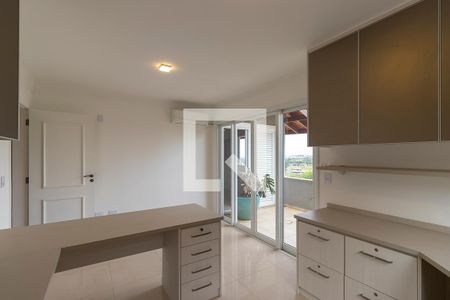 Casa de condomínio à venda com 360m², 4 quartos e 4 vagas Casa de condomínio à venda com 360m², 4 quartos e 4 vagasEscritório