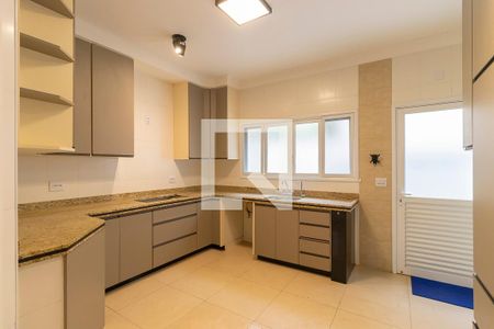 Casa de condomínio à venda com 360m², 4 quartos e 4 vagas Casa de condomínio à venda com 360m², 4 quartos e 4 vagasCozinha