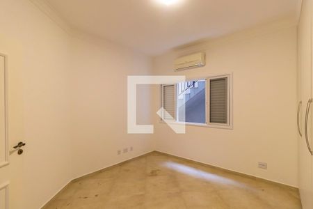 Casa de condomínio à venda com 360m², 4 quartos e 4 vagas Casa de condomínio à venda com 360m², 4 quartos e 4 vagasQuarto 4