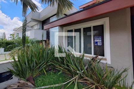 Casa de condomínio à venda com 360m², 4 quartos e 4 vagas Casa de condomínio à venda com 360m², 4 quartos e 4 vagasPLACA