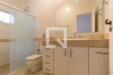 Casa de condomínio à venda com 360m², 4 quartos e 4 vagas Casa de condomínio à venda com 360m², 4 quartos e 4 vagasBanheiro Suíte 3